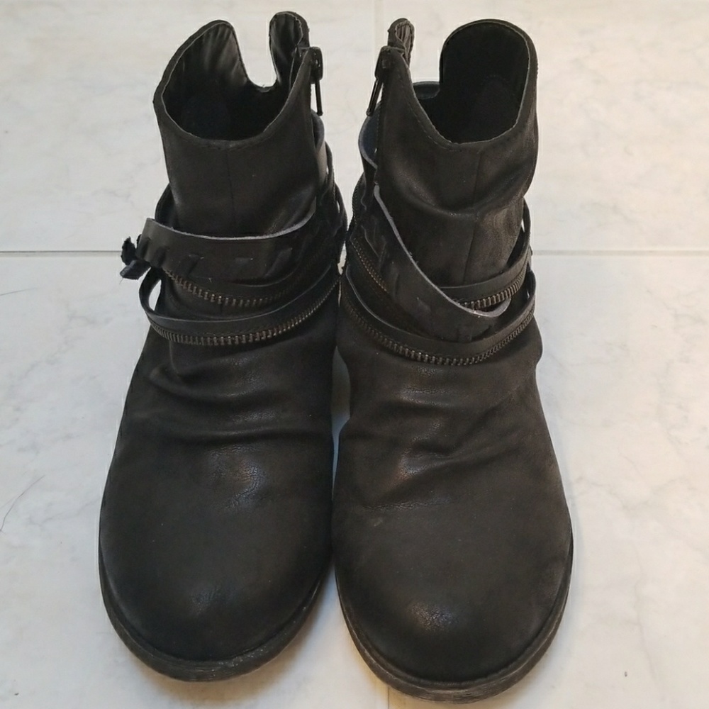 Maurices black booties